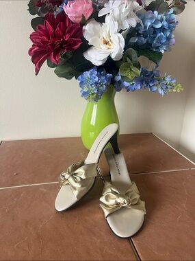 Athena Alexander Gold Knot-Front Slip-On Sandals